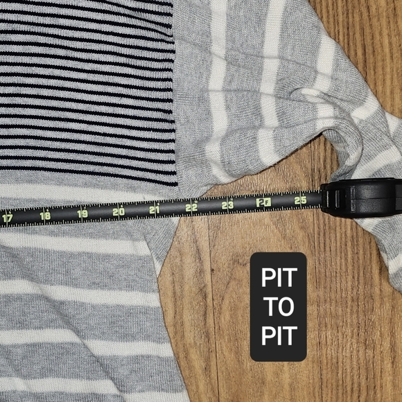 CROWN & IVY | LIGHTWEIGHT COTTON BLEND BACK ZIP OVERSIZED SWEATER - Picture 12 of 13